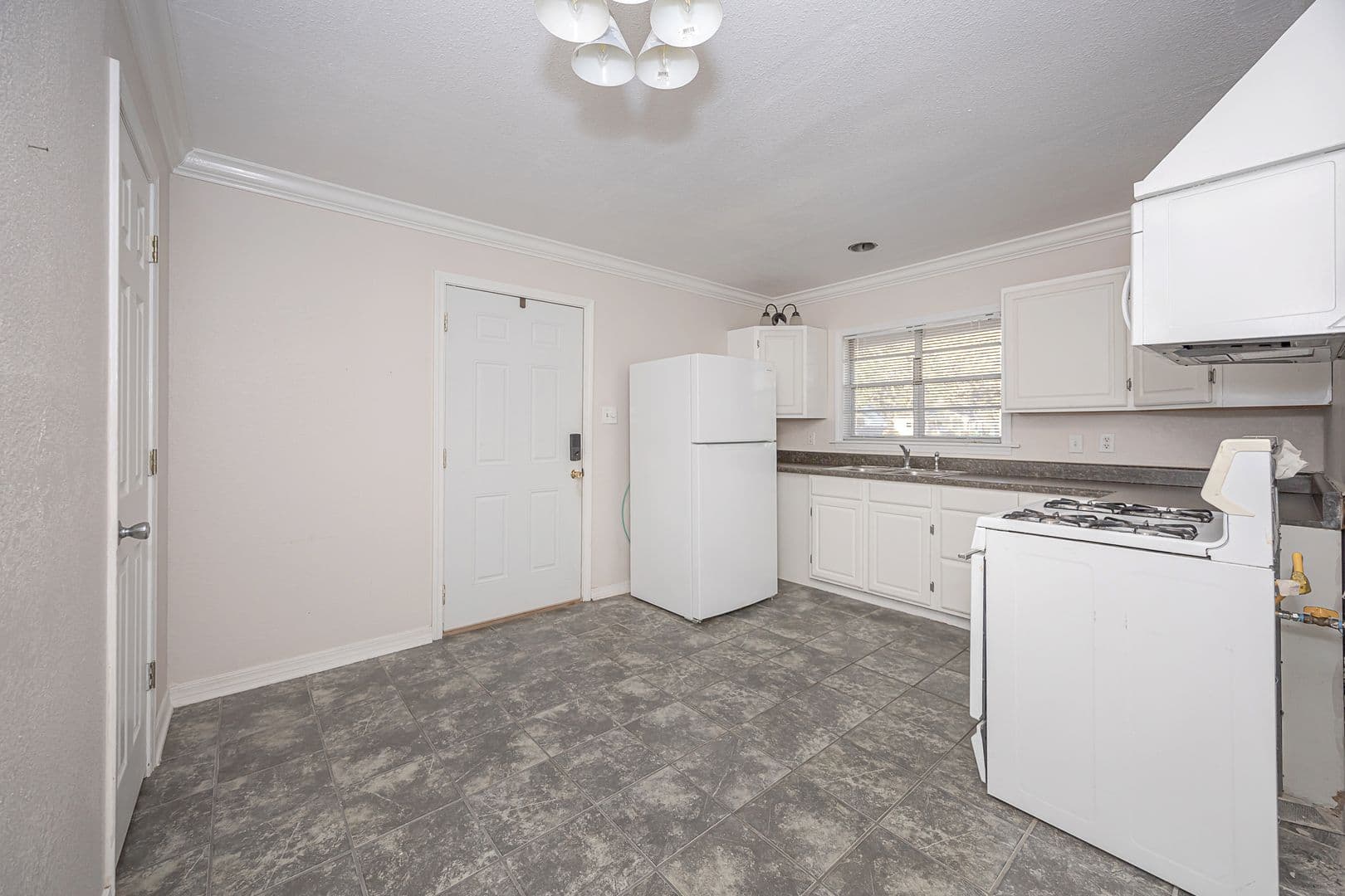 Pascagoula House: 807 Market Street