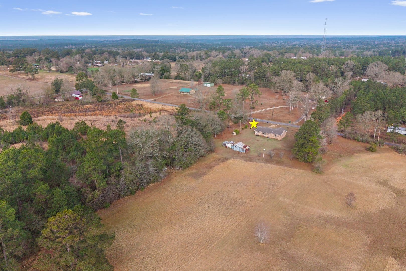 Lucedale House: 373 Chill Churchwell Loop