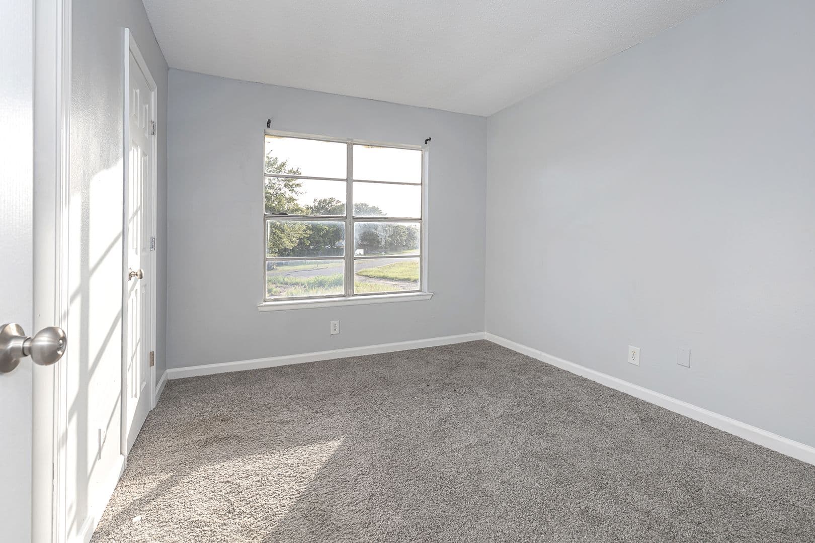 Pascagoula Apartment: 3419 Hospital Road