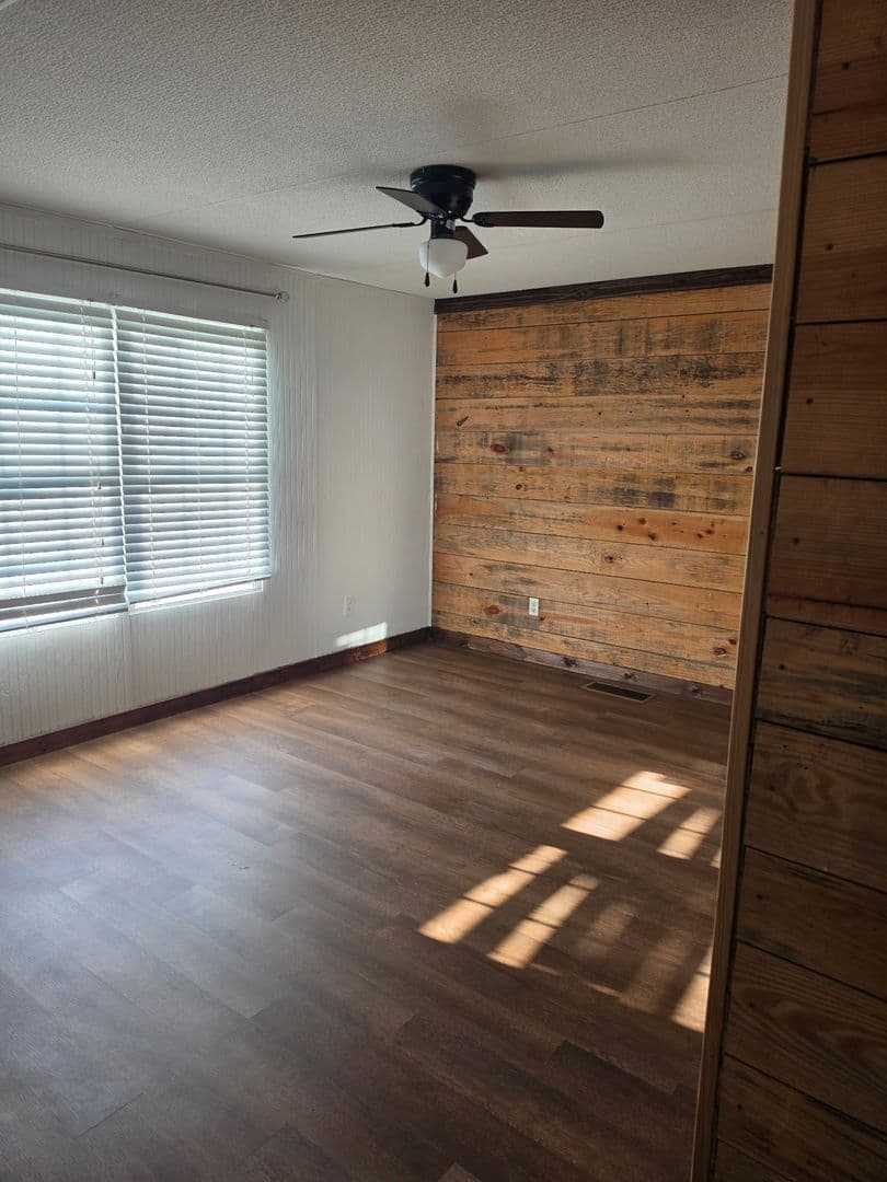 Lucedale Apartment: 144 Katie Eubanks Road