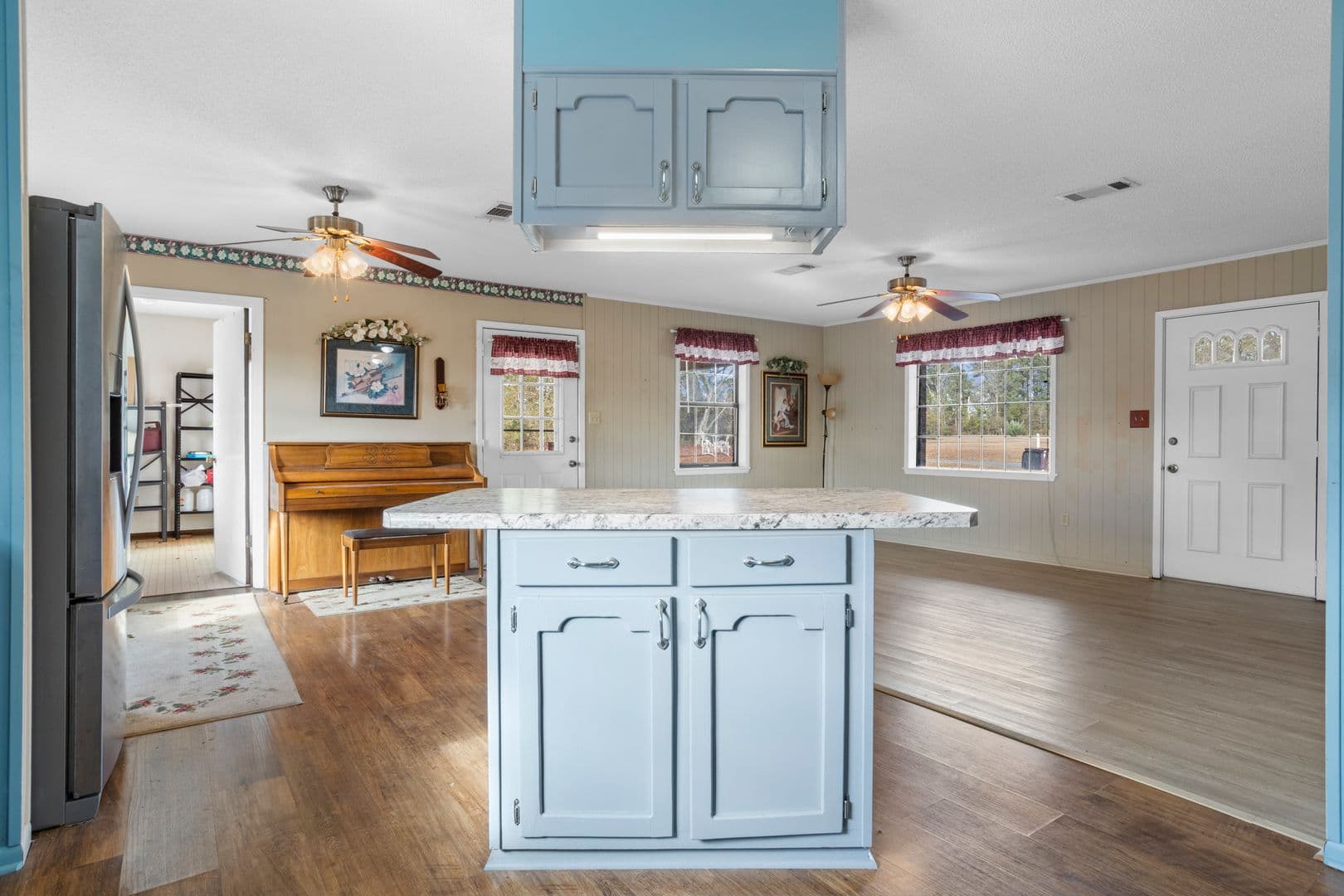 Lucedale House: 373 Chill Churchwell Loop
