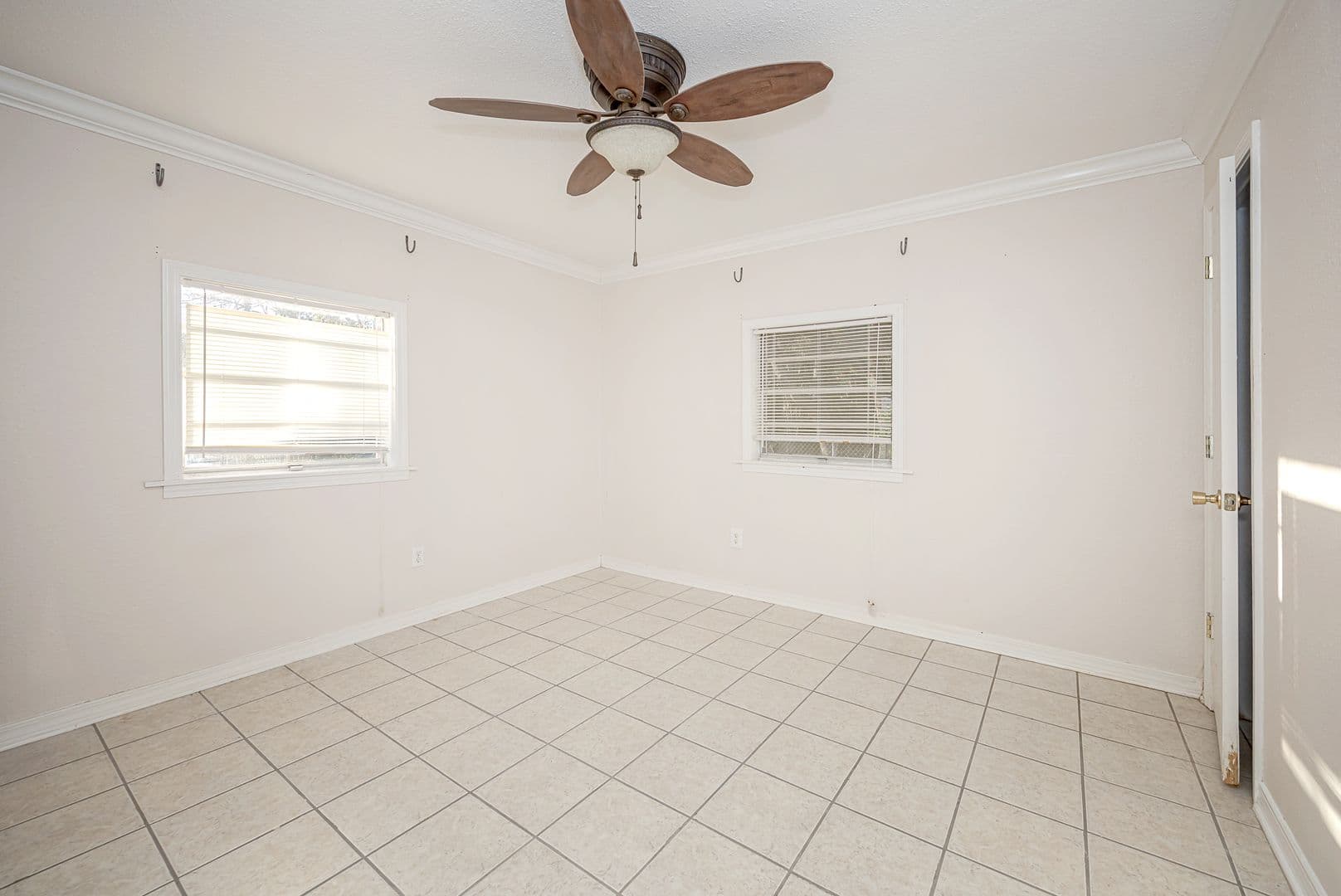 Pascagoula House: 807 Market Street