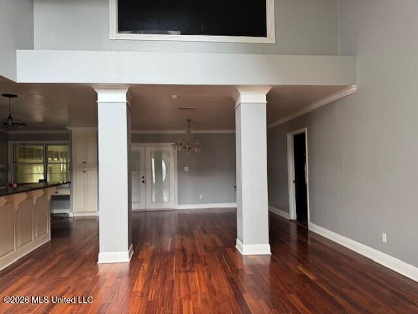 Moss Point House: 5300 Beardslee Street