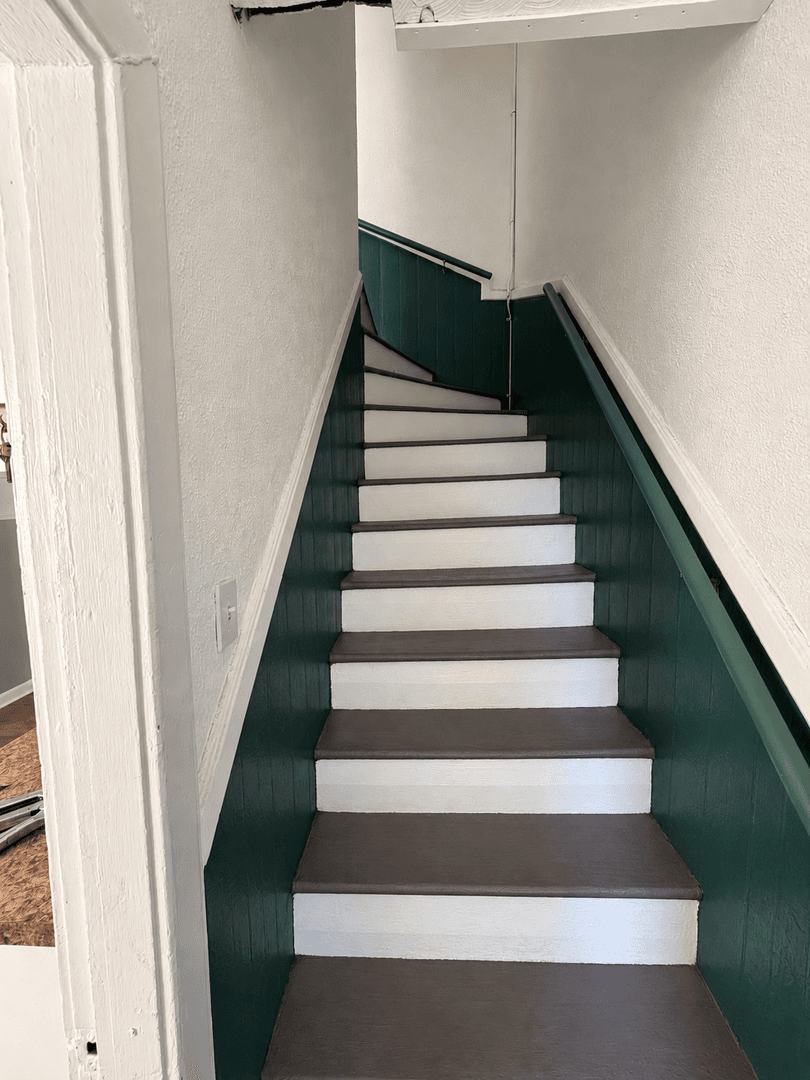 Warren Apartment: 25 Davis Street