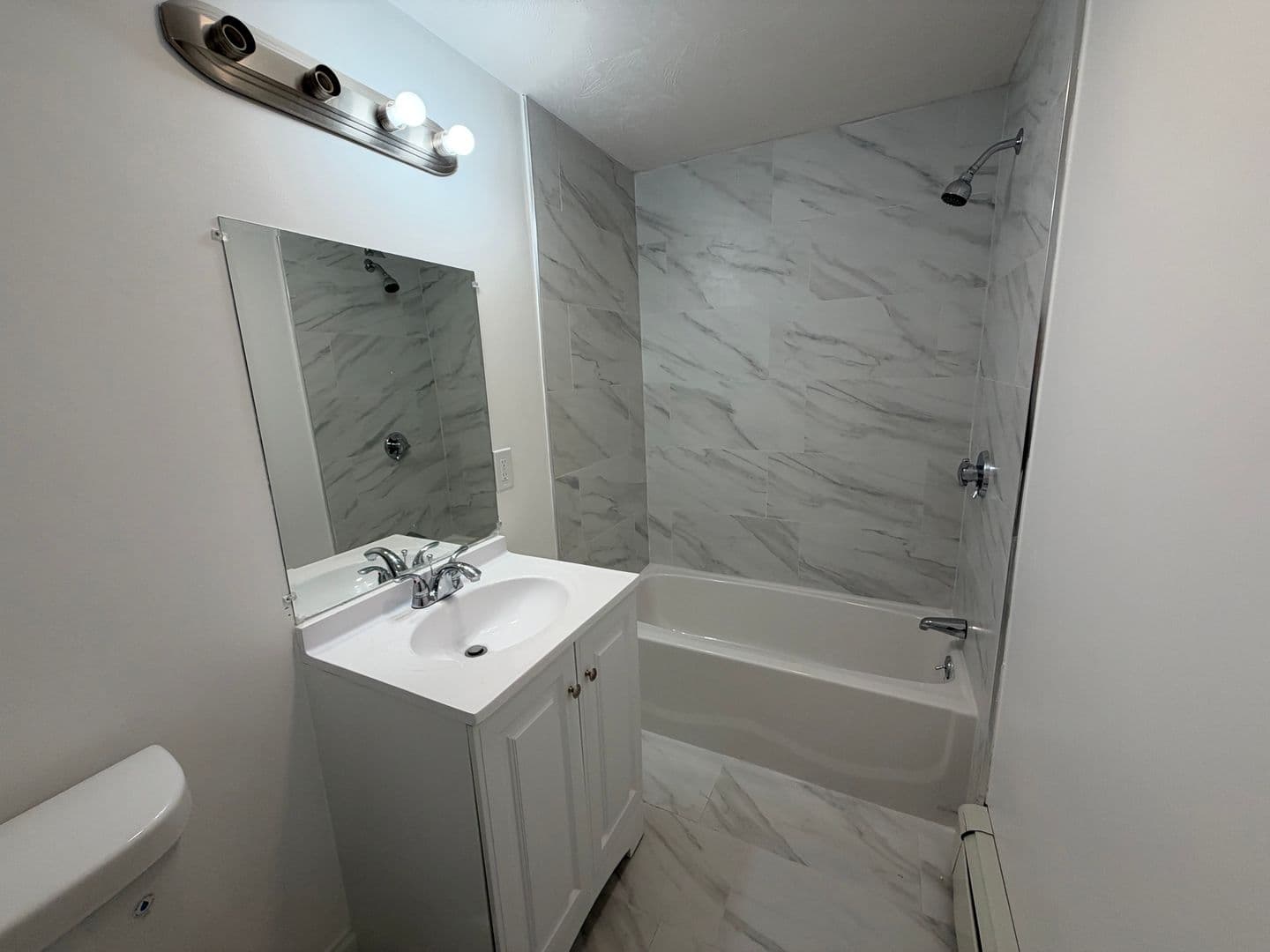 Manville Apartment: 15 Spring St