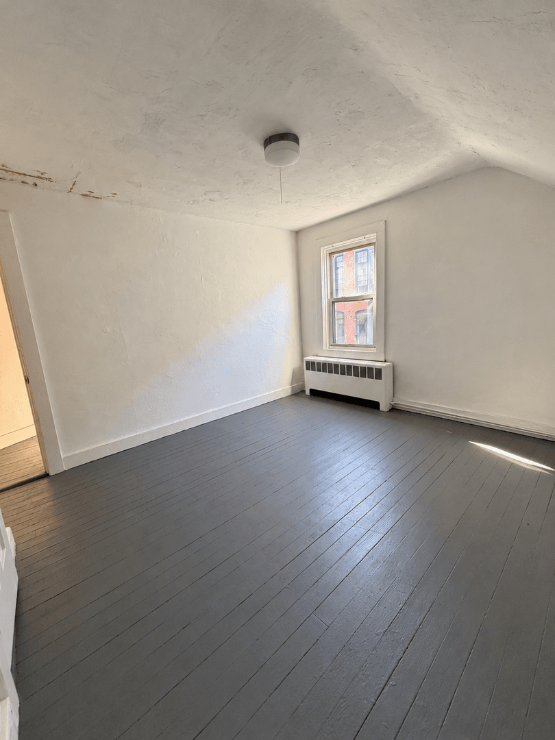 Warren Apartment: 25 Davis Street
