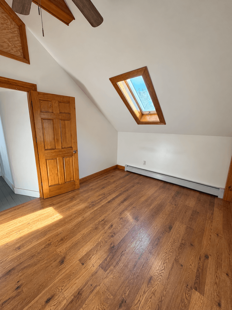 Warren Apartment: 25 Davis Street