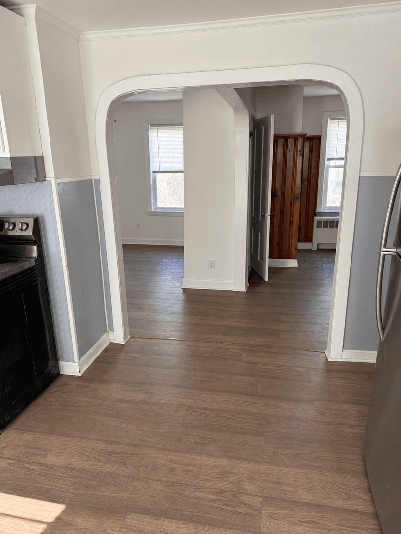 Warren Apartment: 25 Davis Street