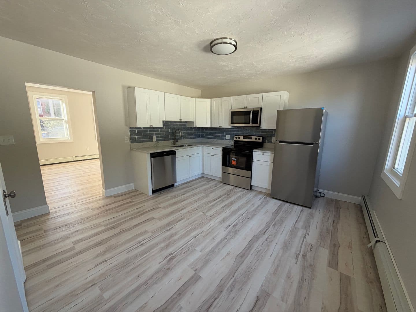 Manville Apartment: 15 Spring St