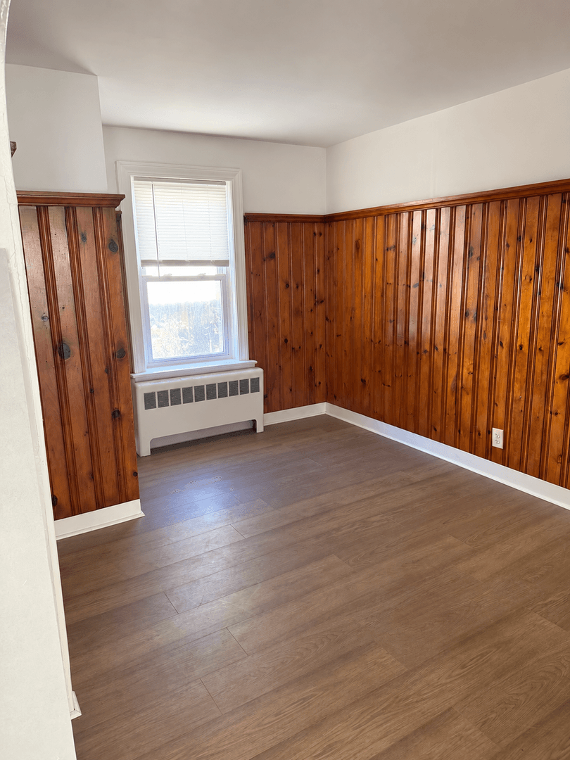 Warren Apartment: 25 Davis Street