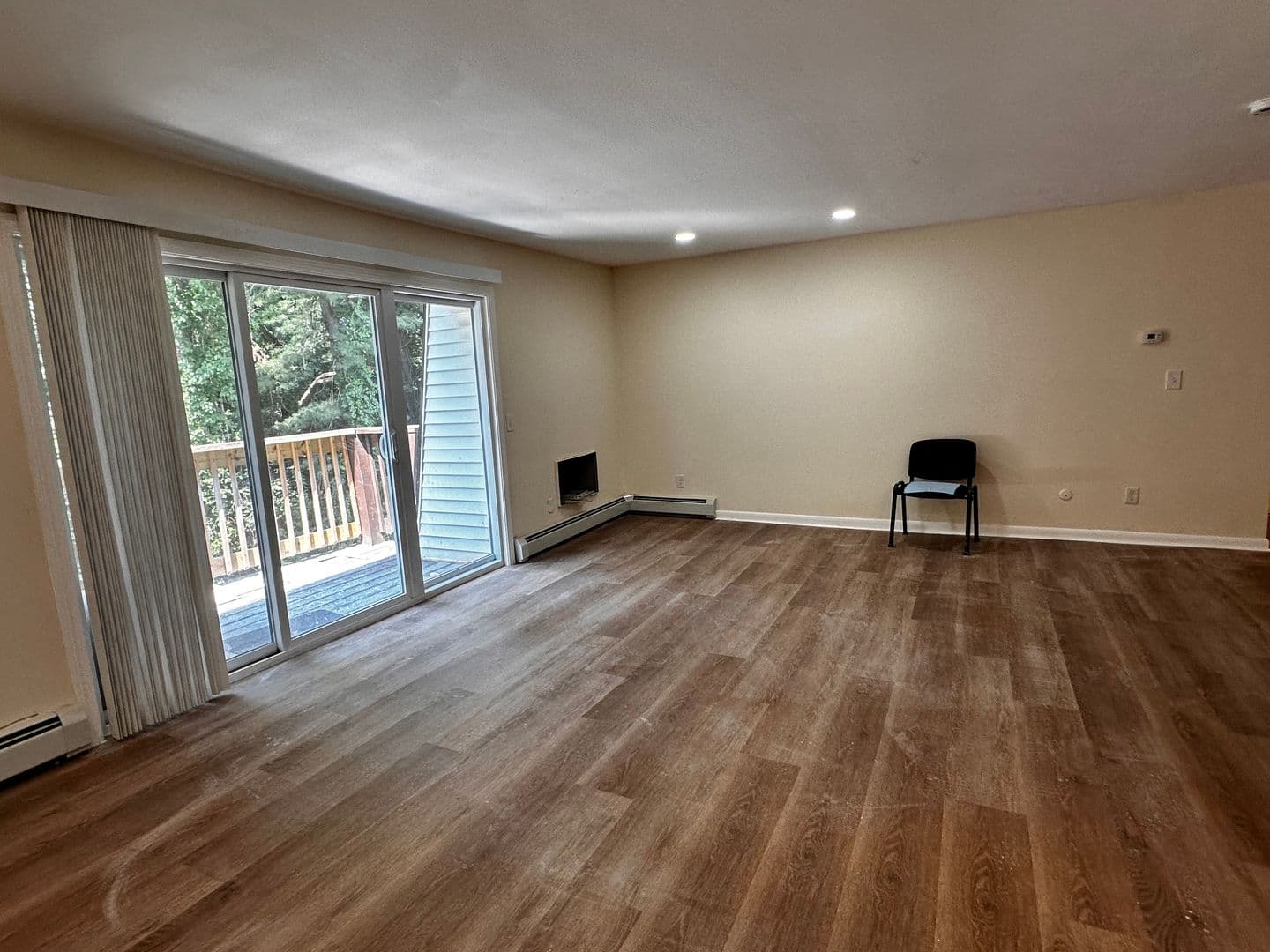 Cranston Apartment: 283-435 Oaklawn Ave - 433 Oaklawn Ave Unit 221