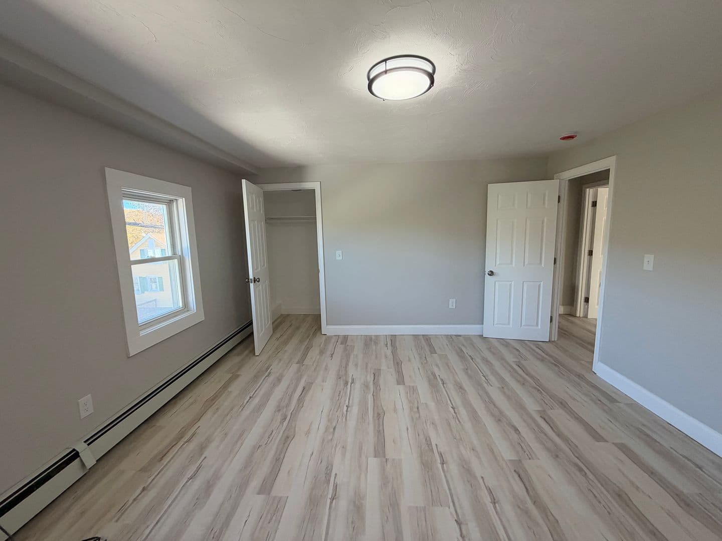 Manville Apartment: 15 Spring St