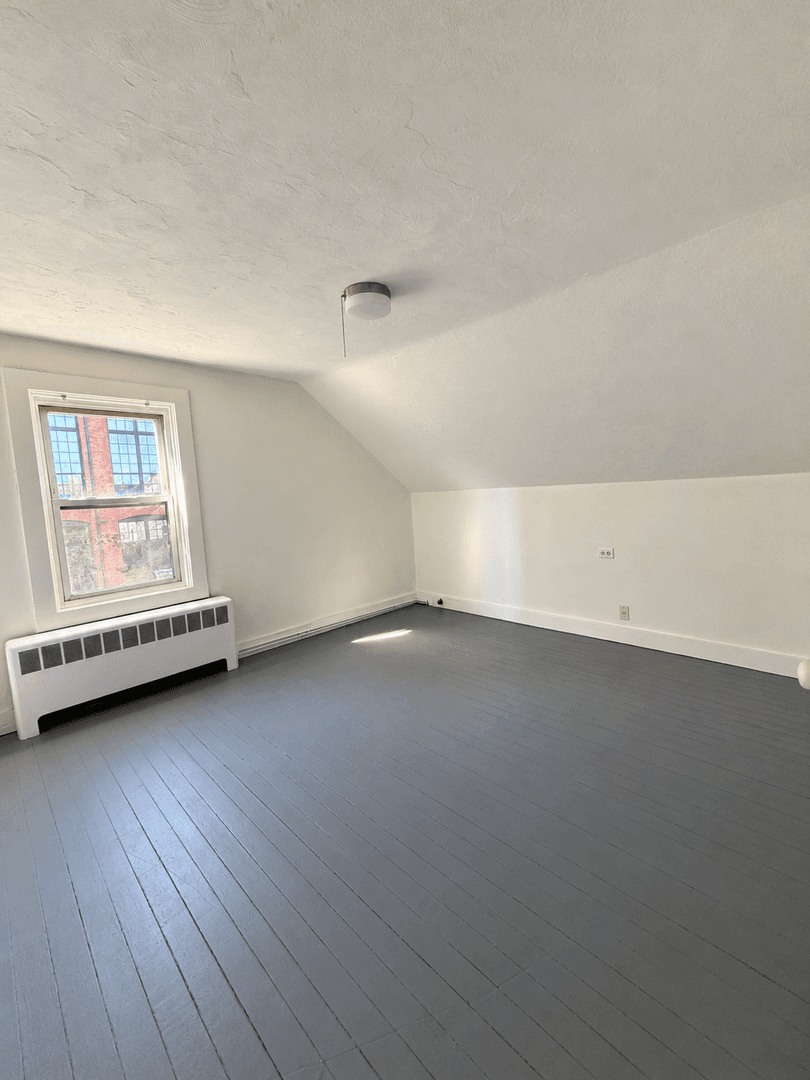 Warren Apartment: 25 Davis Street