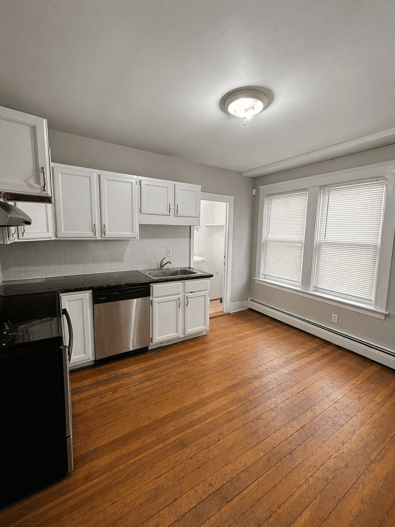 Providence Apartment: 37-39 Pembroke Ave  - Unit #2