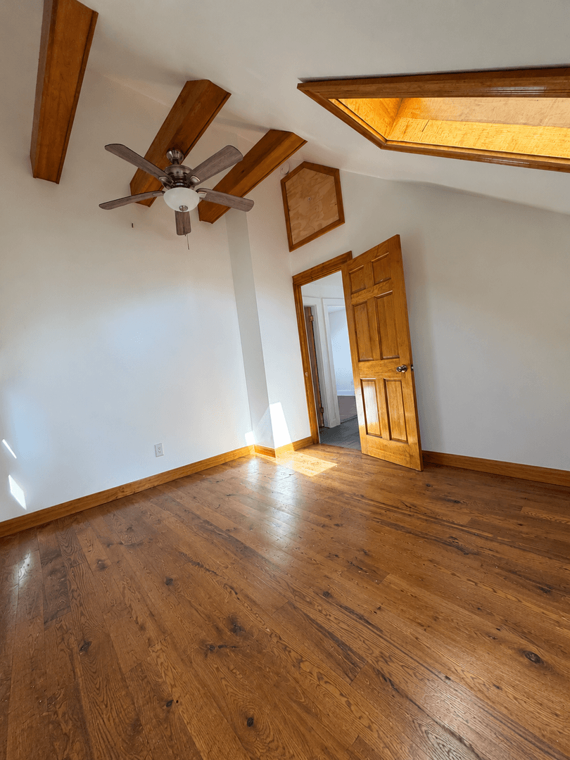 Warren Apartment: 25 Davis Street