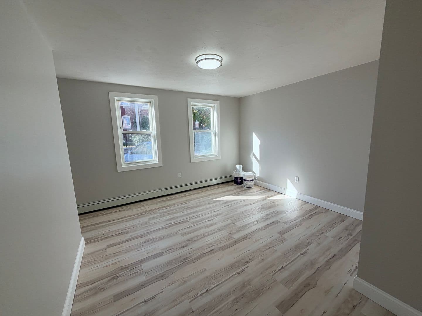 Manville Apartment: 15 Spring St