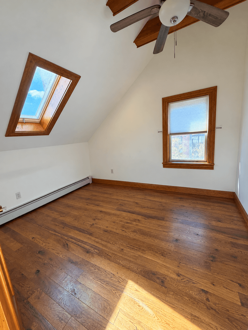 Warren Apartment: 25 Davis Street