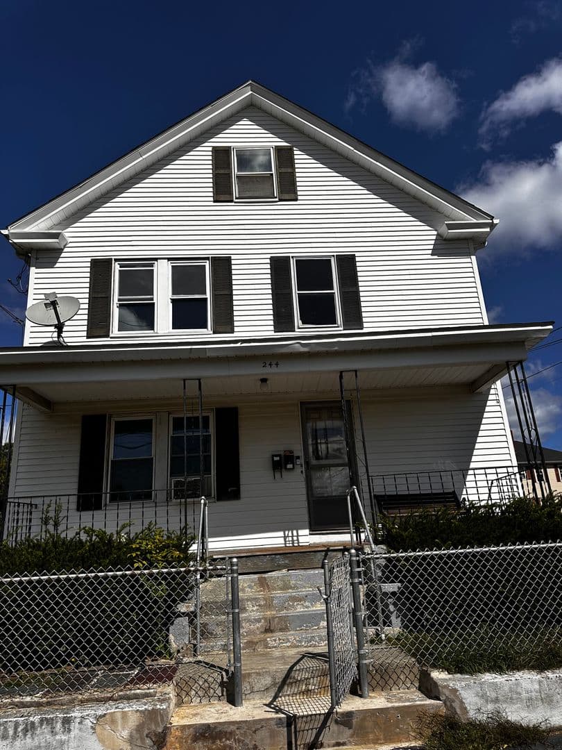 East Providence Apartment: 244 Fort St