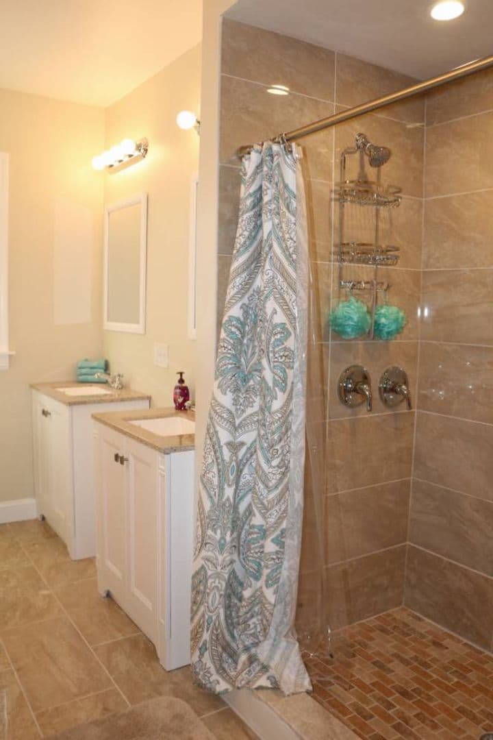 Providence Apartment: 139-141 Oakland Ave Unit #3