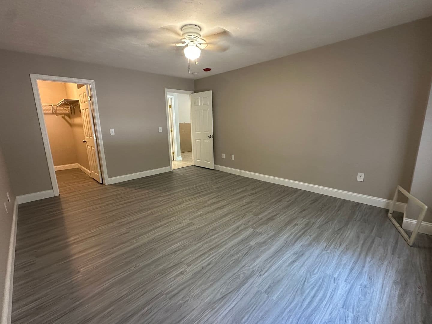 Cranston Apartment: 283-435 Oaklawn Ave - 435 Oaklawn Ave Unit 116