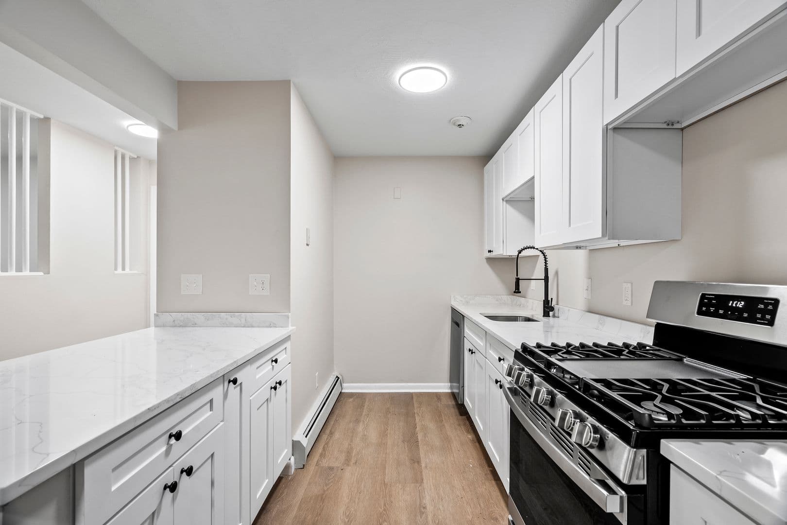 Cranston Apartment: 383-385 Oaklawn Ave
