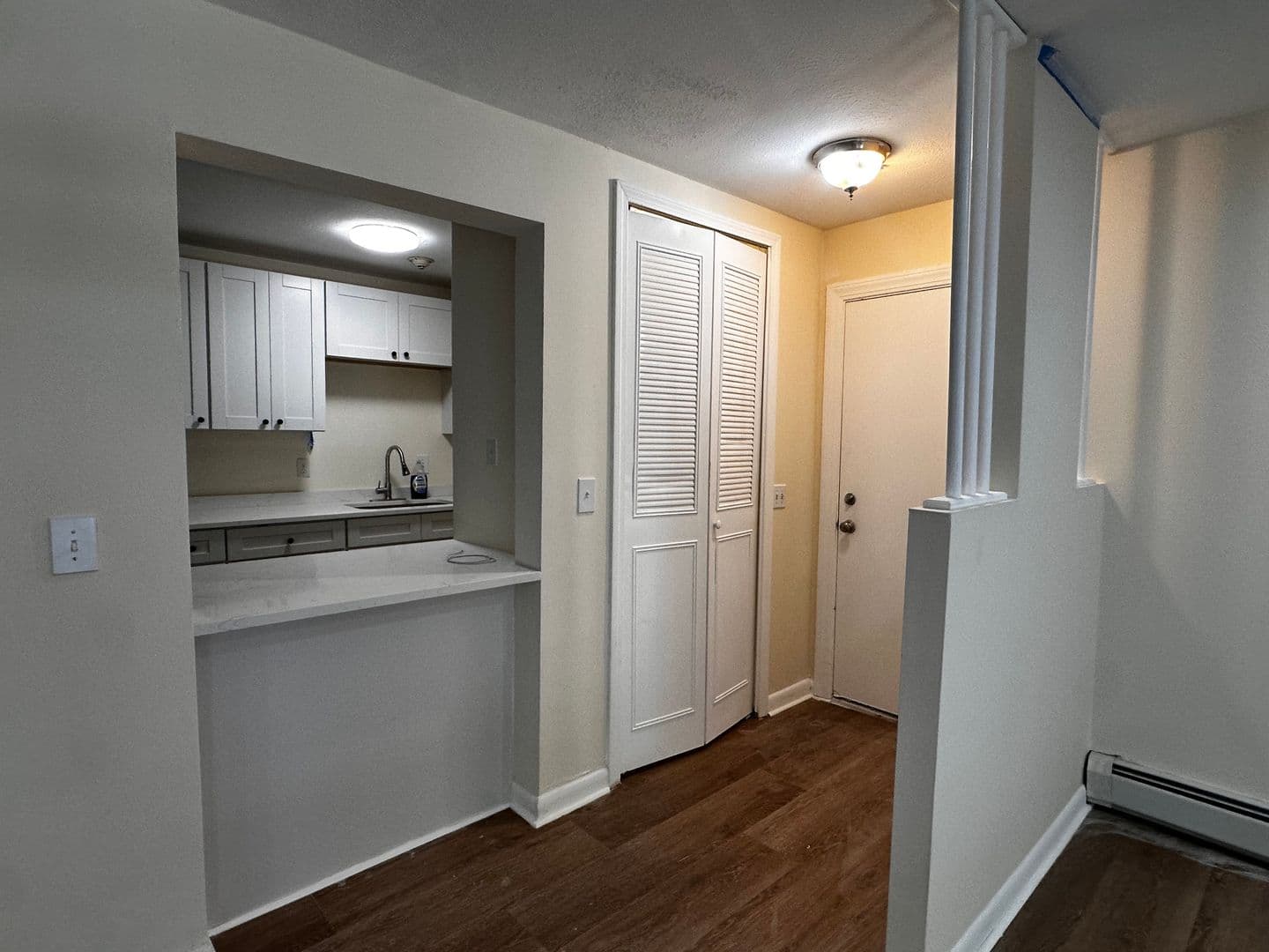 Cranston Apartment: 435 Oaklawn Ave Unit 324 (L)