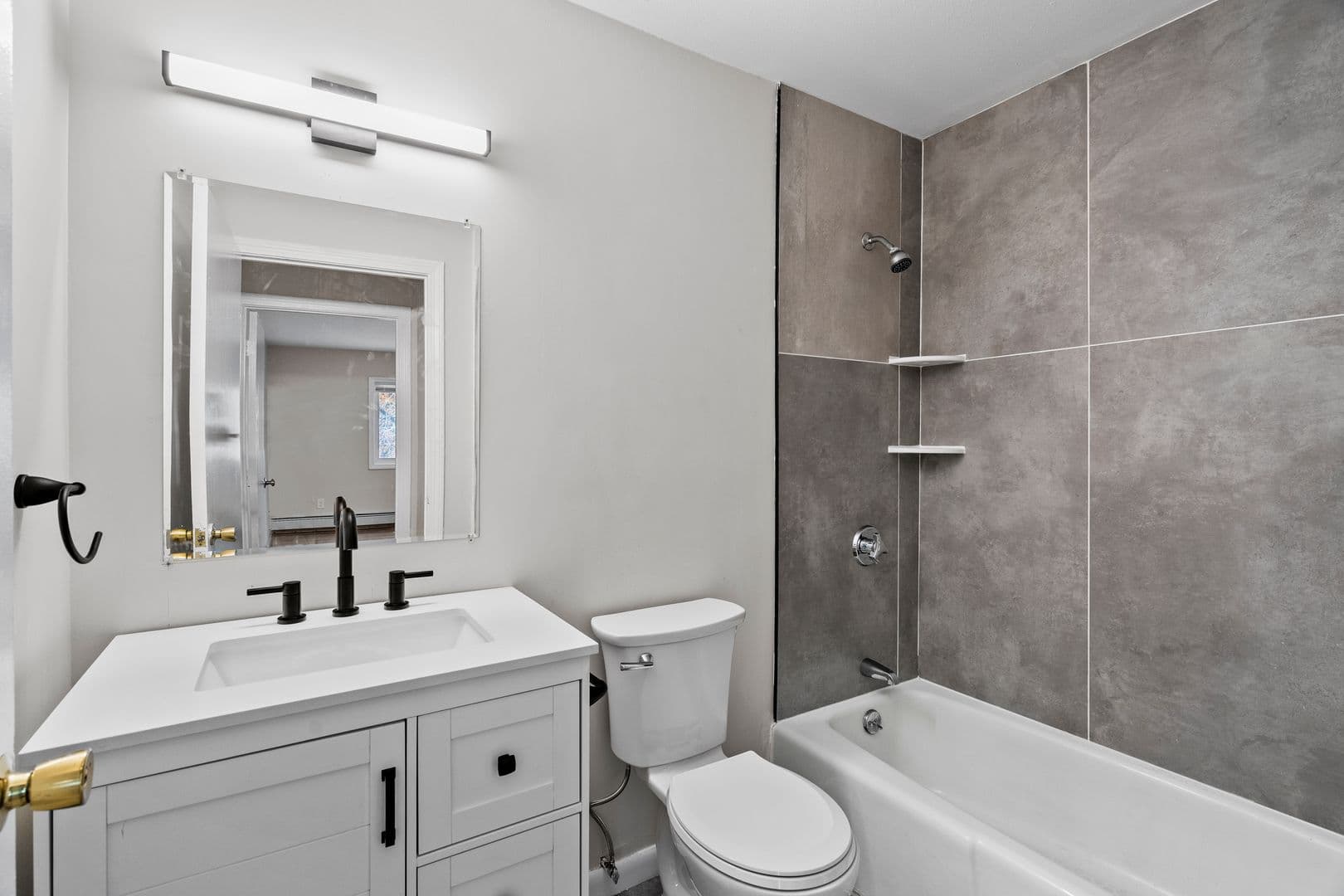 Cranston Apartment: 383-435 Oaklawn Ave