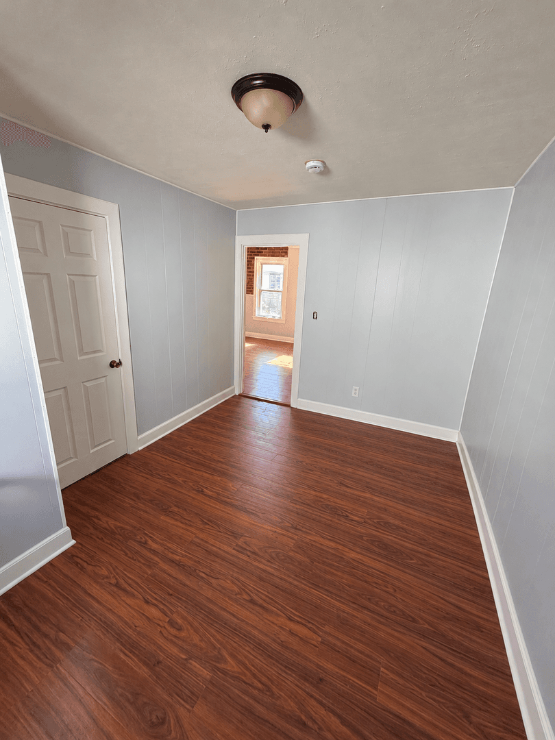 Warren Apartment: 27 Davis Street