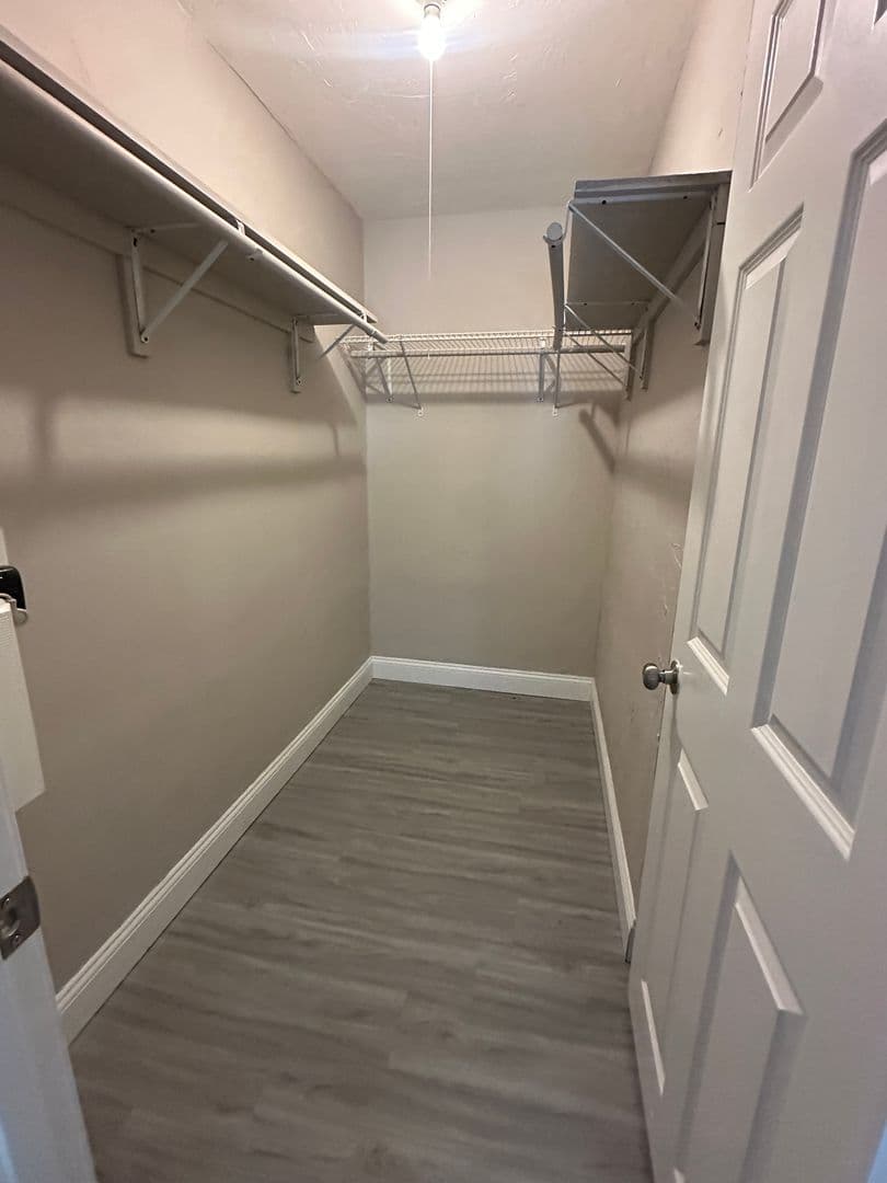 Cranston Apartment: 283-435 Oaklawn Ave - 435 Oaklawn Ave Unit 116