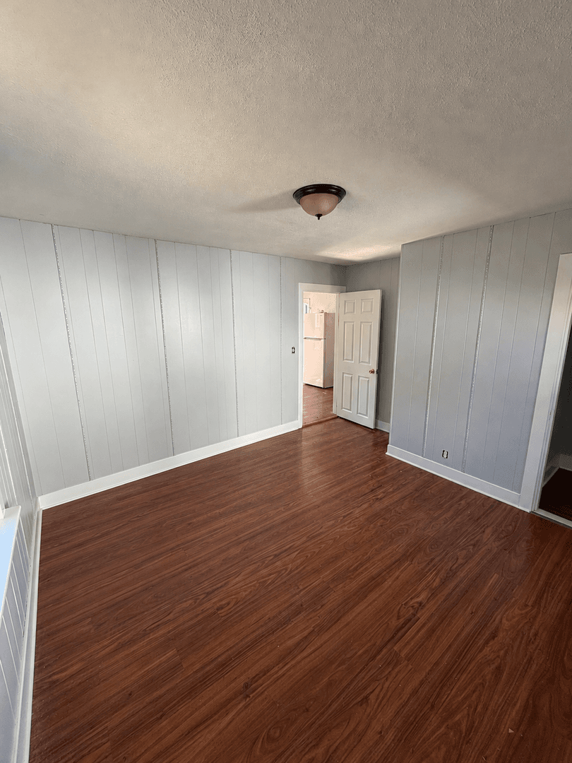 Warren Apartment: 27 Davis Street