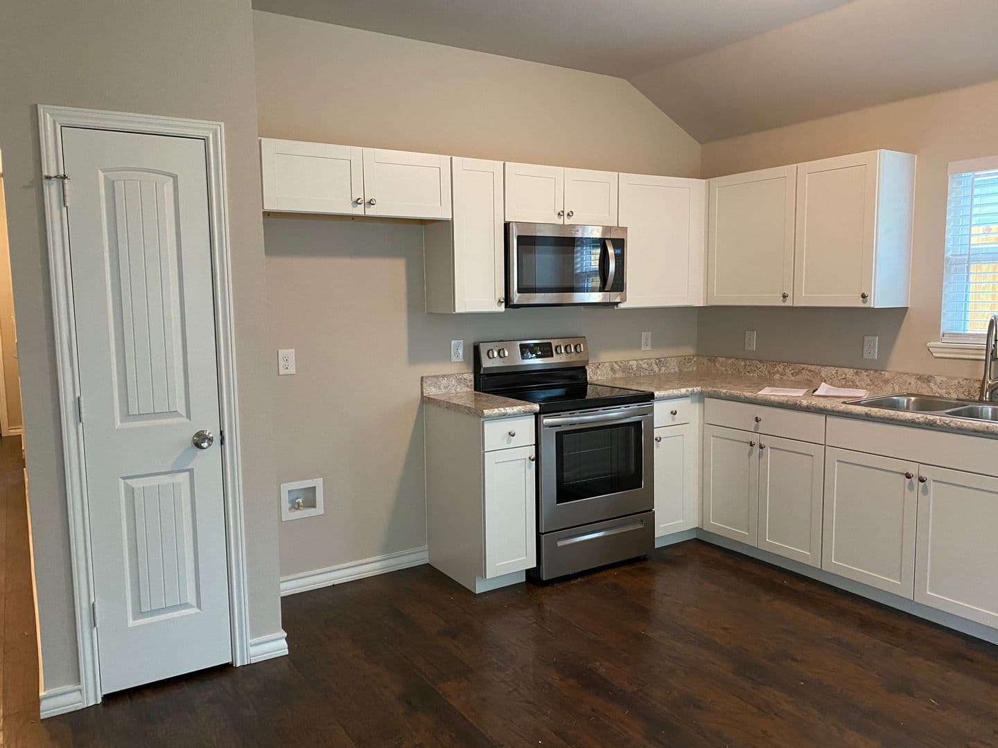 Fort Worth House: 835 E Harvey Ave