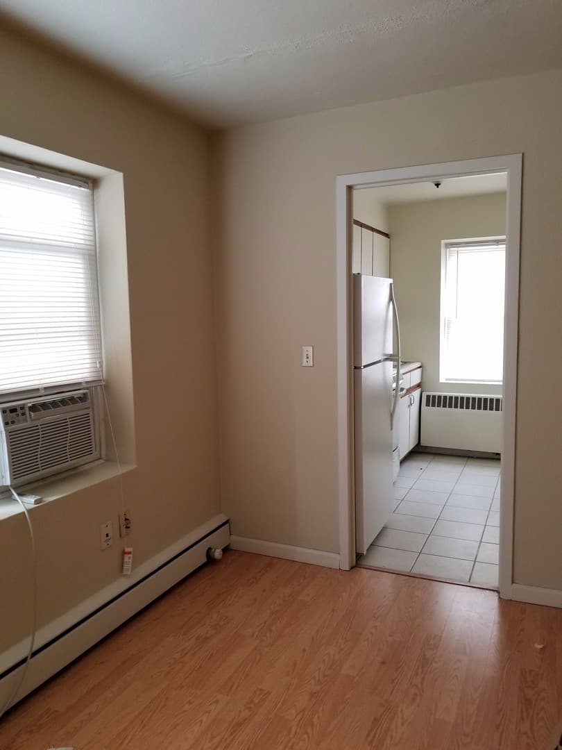Minneapolis Apartment: 3421 & 3429 Emerson Ave S