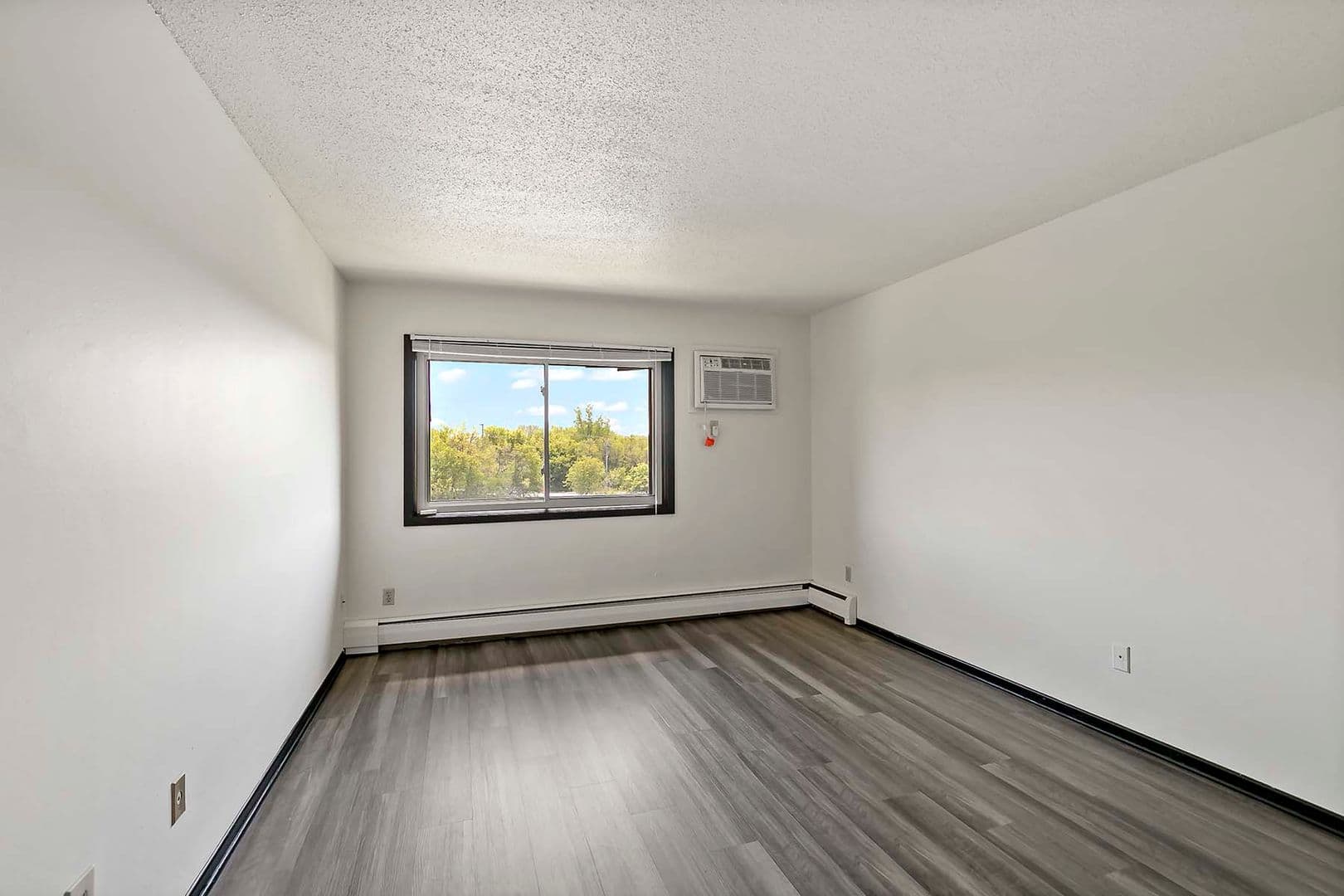 Crystal Apartment: 7710 36th Ave N