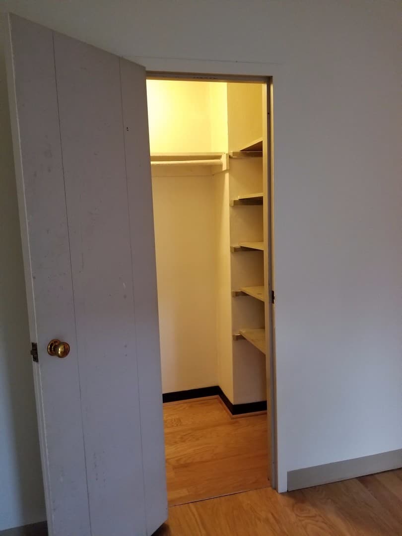 Minneapolis Apartment: 3421 & 3429 Emerson Ave S