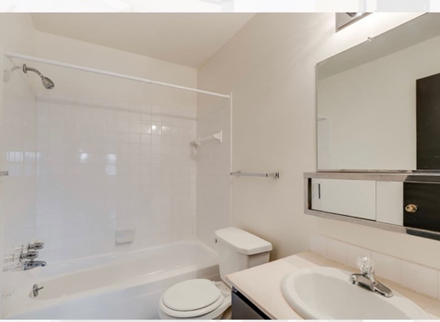 Crystal Apartment: 7710 36th Ave N