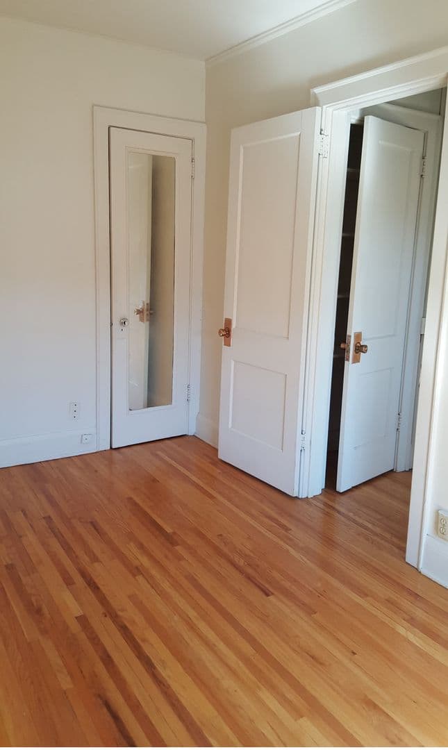 Minneapolis Apartment: 3418 Emerson Ave S