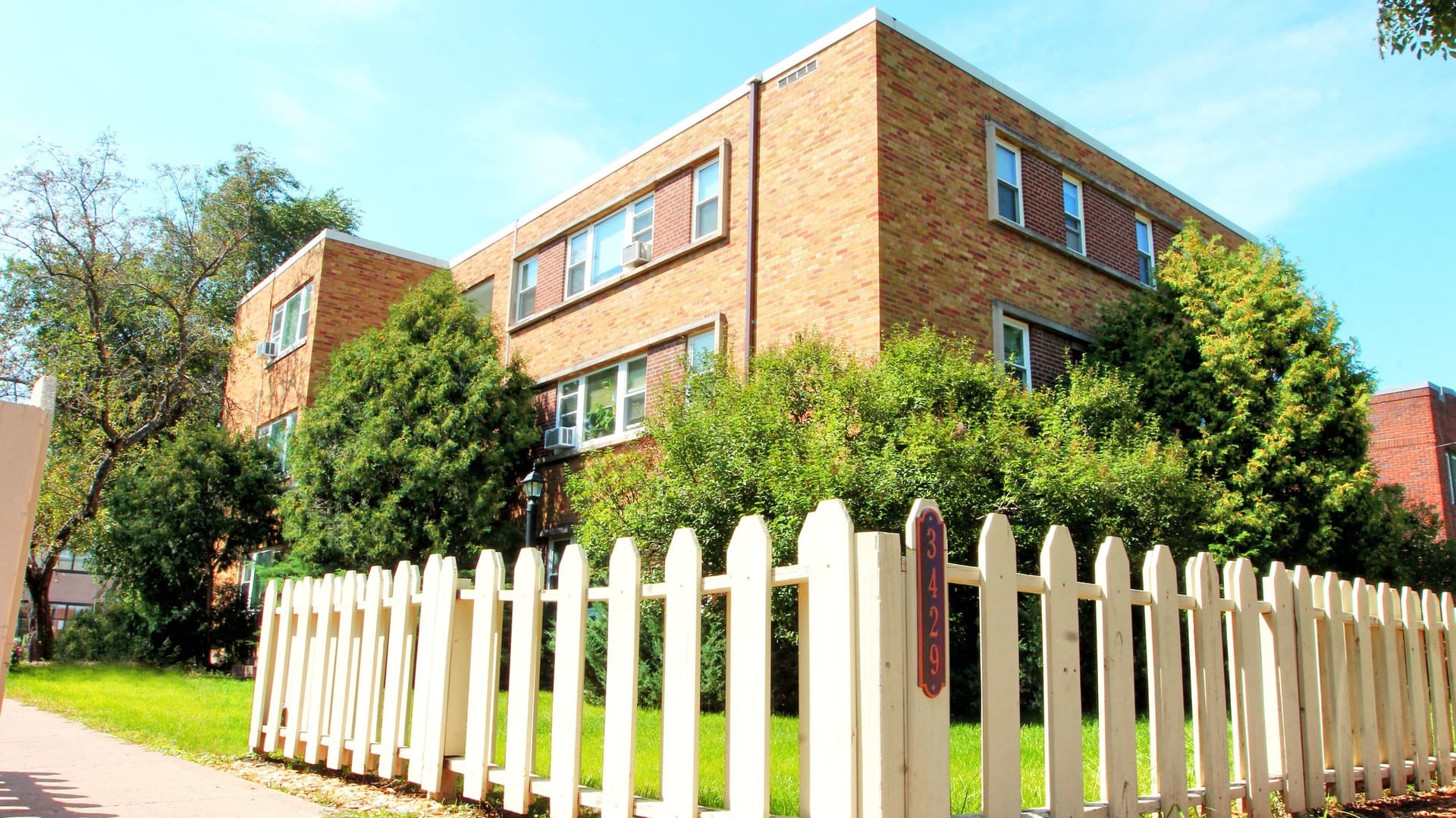 Minneapolis Apartment: 3421 & 3429 Emerson Ave S