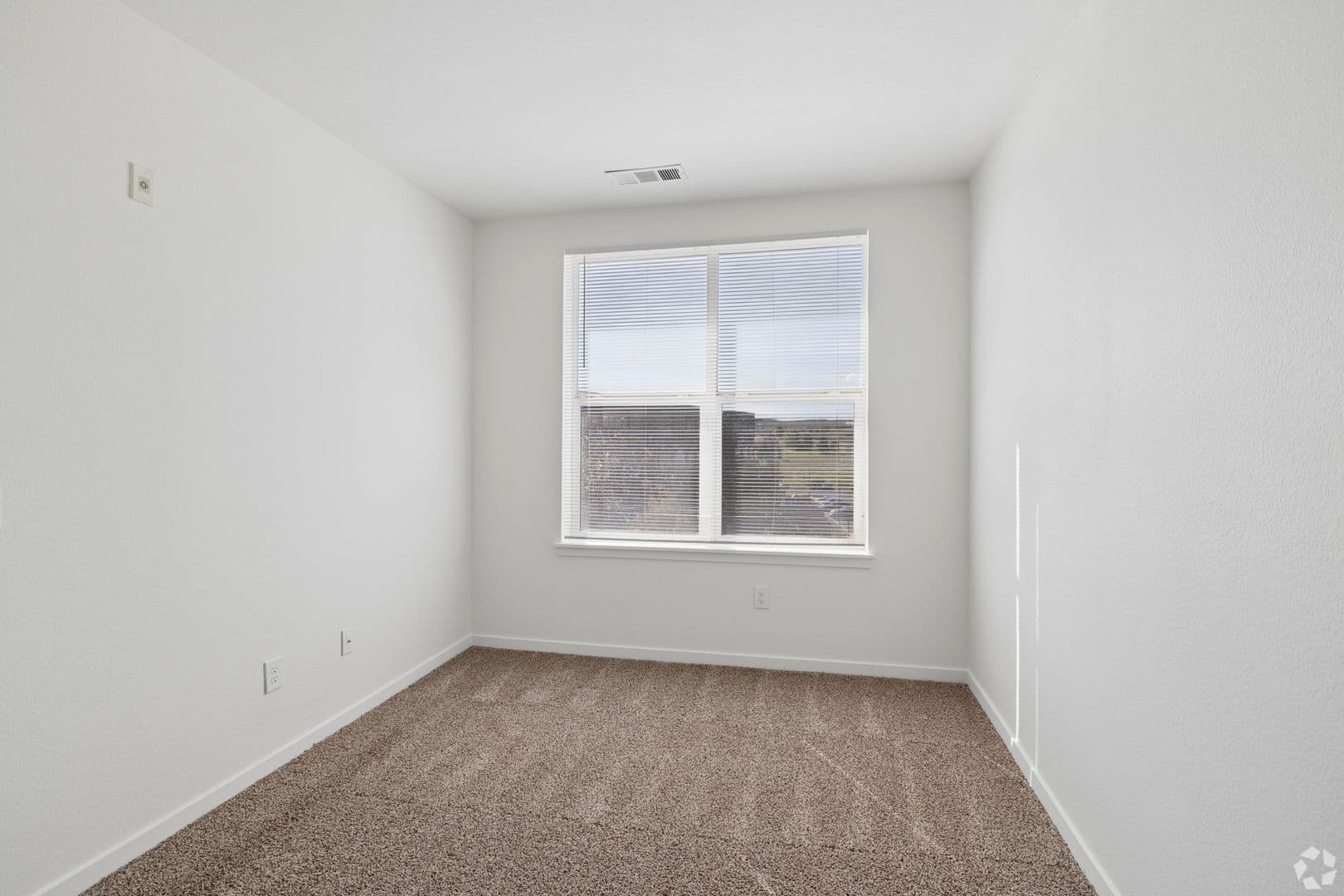Englewood Apartment: 9783 Pyramid Ct