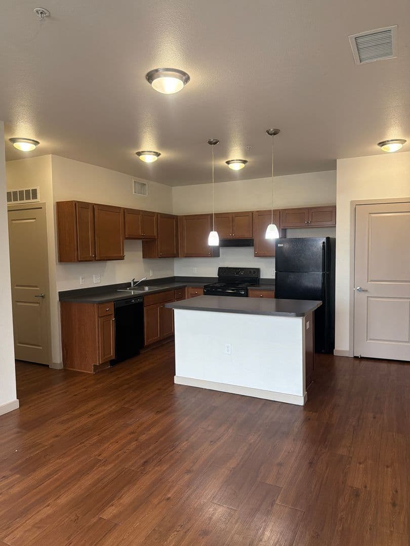 Aurora Apartment: 1305 N. Peoria St