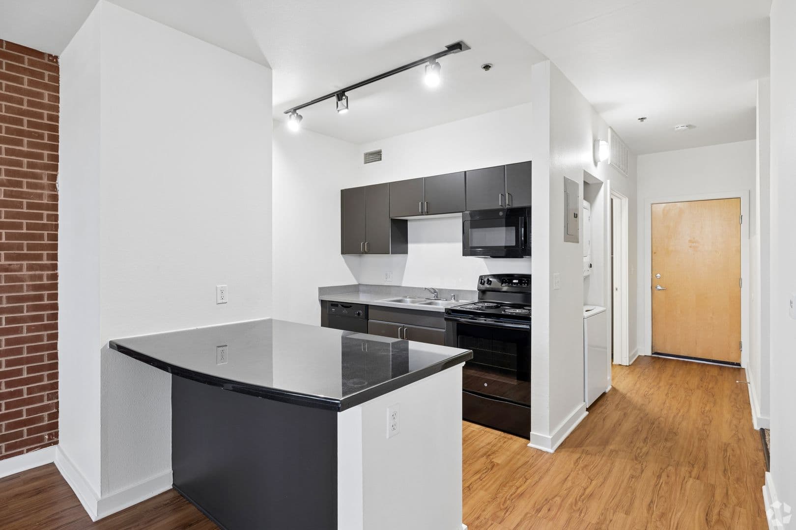 Englewood Apartment: 9783 Pyramid Ct