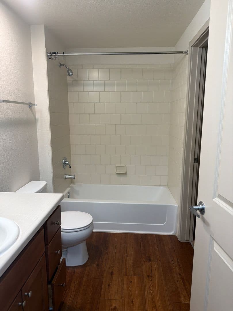 Aurora Apartment: 1305 N. Peoria St