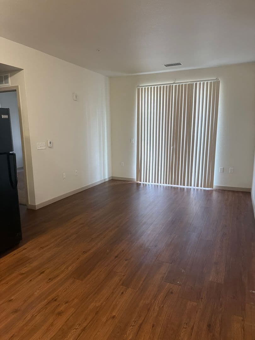 Aurora Apartment: 1305 N. Peoria St