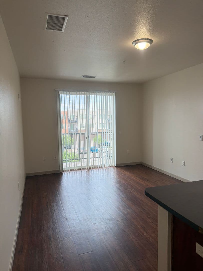 Aurora Apartment: 1305 N. Peoria St