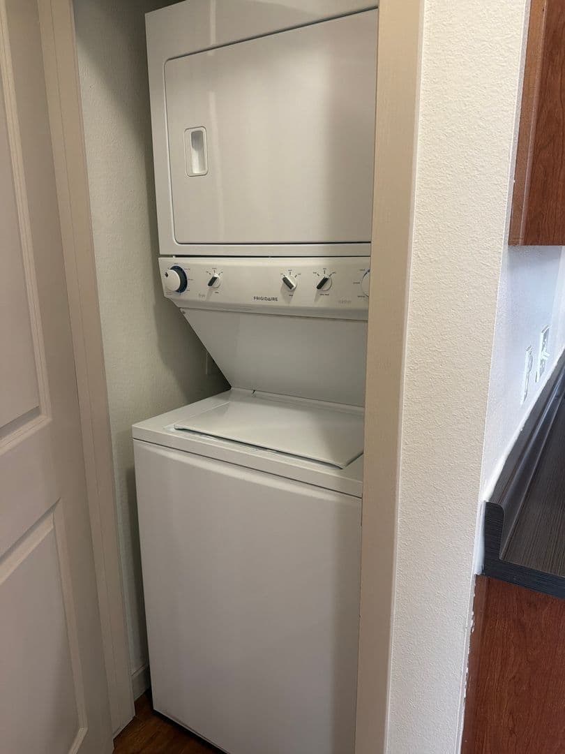 Aurora Apartment: 1305 N. Peoria St