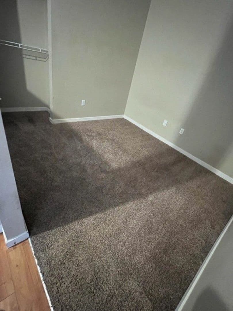 Englewood Apartment: 9783 Pyramid Ct