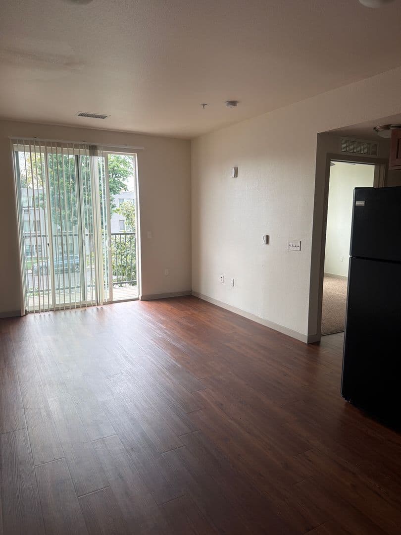 Aurora Apartment: 1305 N. Peoria St