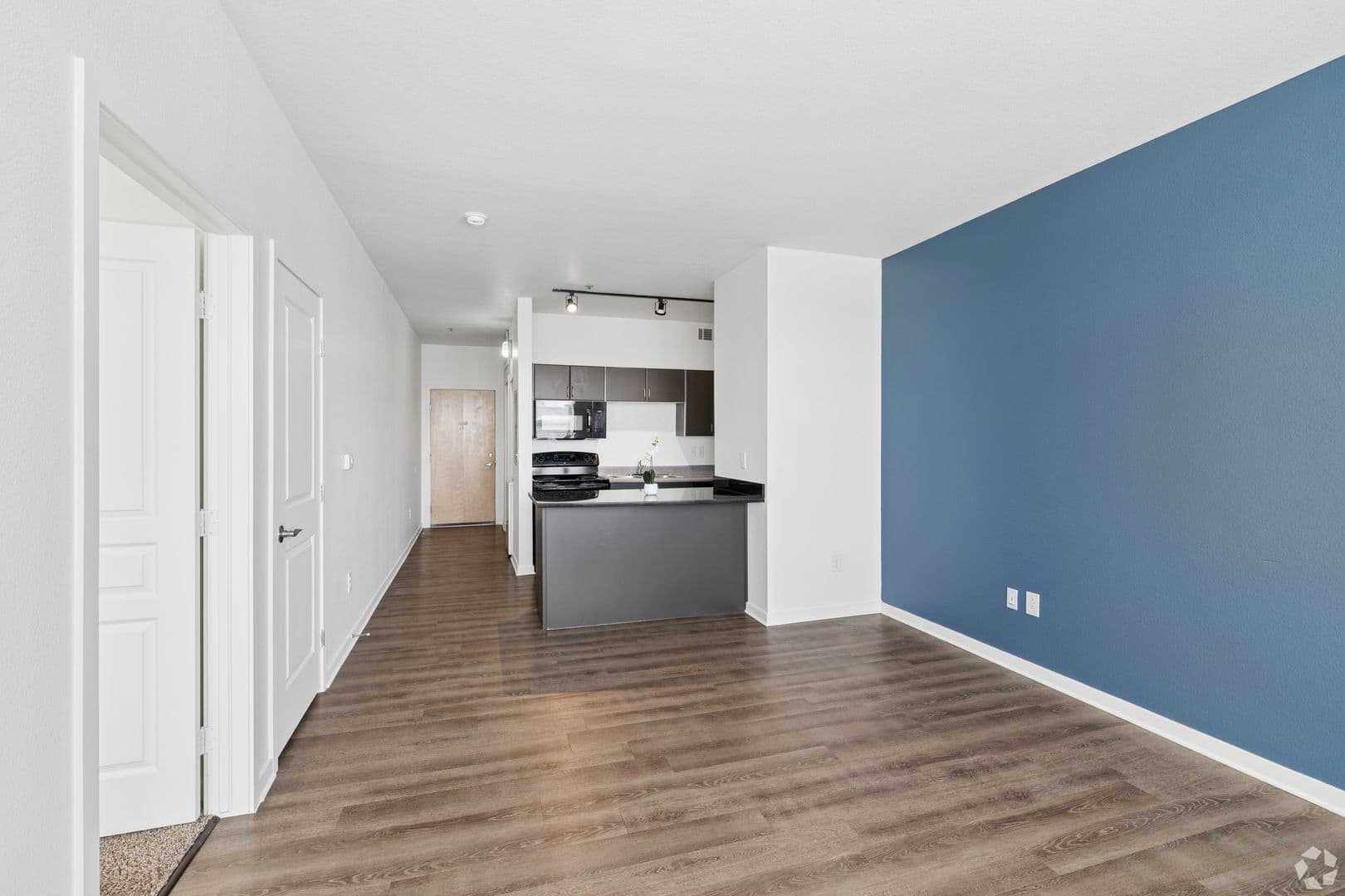 Englewood Apartment: 9783 Pyramid Ct