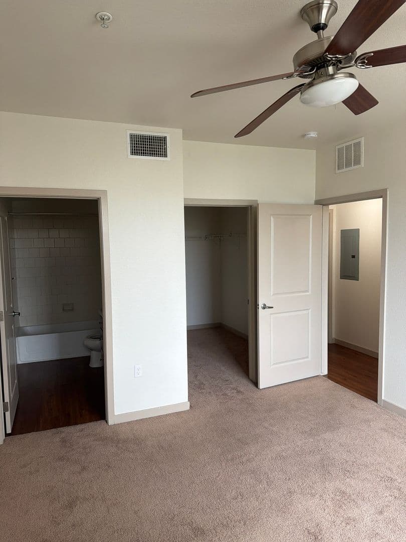 Aurora Apartment: 1305 N. Peoria St