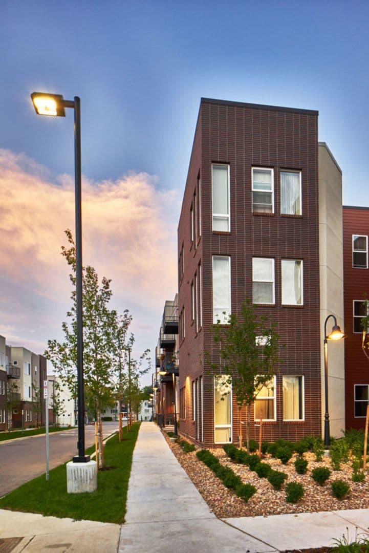 Aurora Apartment: 1305 N. Peoria St