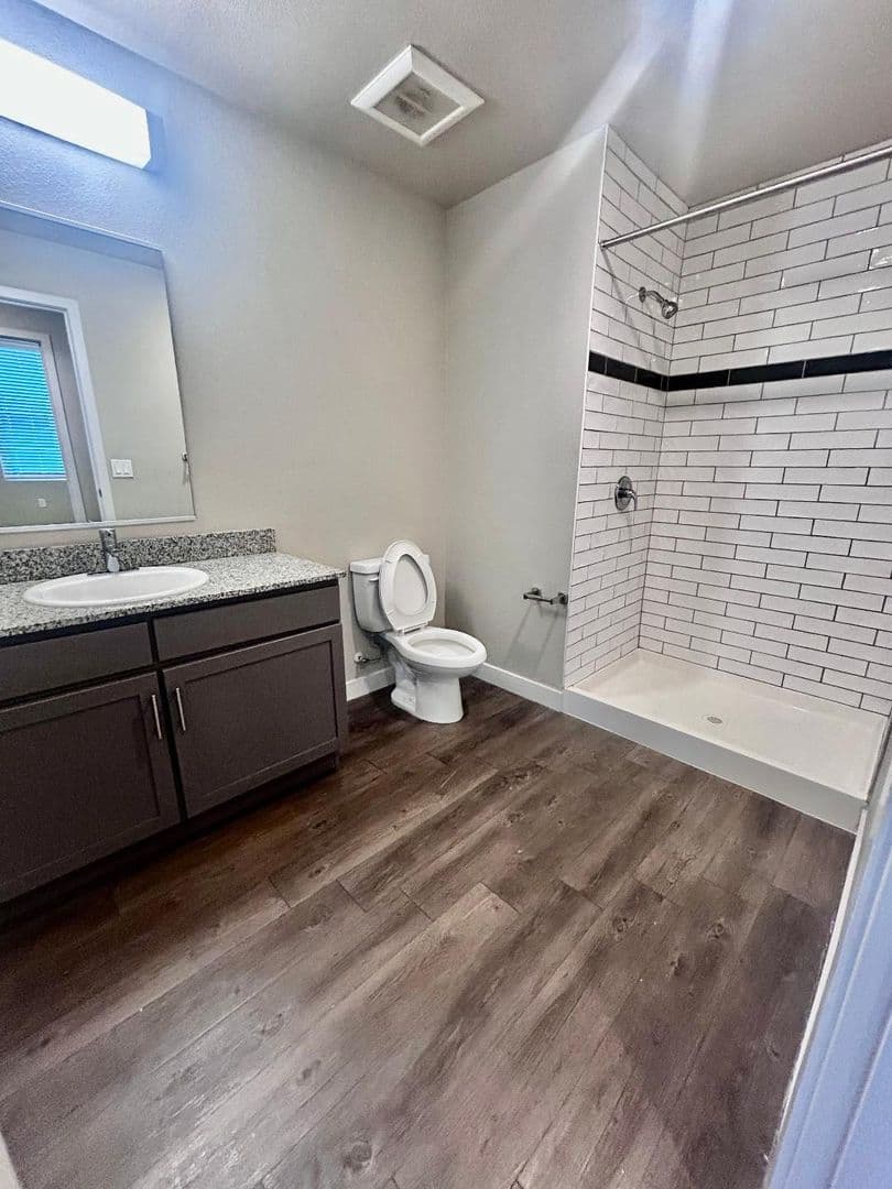 Denver Apartment: 1850 Chestnut Place